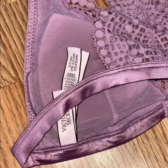 EUC Victoria's Secret Lavender Lace Bralette - Picture 2 of 3